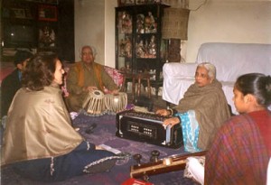 Dr. Francesca Cassio during a class with Dr. Smt. Girija Devi (Varanasi January 2002).