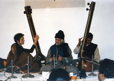 Dr. Francesca Cassio - with RF Dagar at Hazrat Nizamuddin Dargah, New-Delhi, 1999